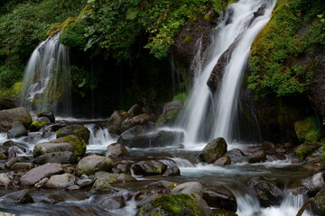水の流れが美しい滝の風景　-吐竜の滝、北杜市、長野県、日本