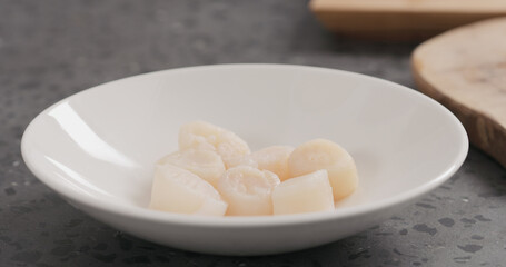 raw scallops before cooking
