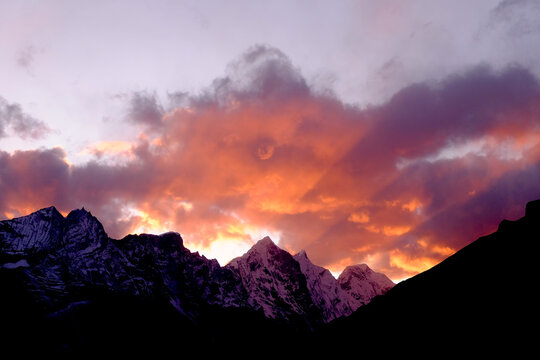 Nepal Everest Base Camp Trek Trekking Culture Religion Outdoor Adventure