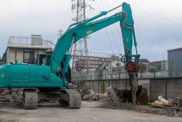 解体現場の建設機械