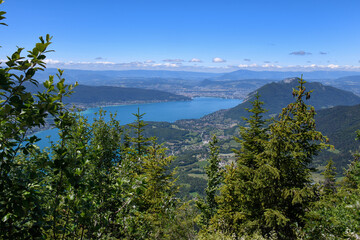 Fototapeta na wymiar Lac d'Annecy depuis le col de la Forclaz