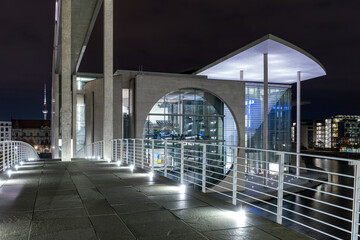 Paul-Löbe-Haus bei Nacht