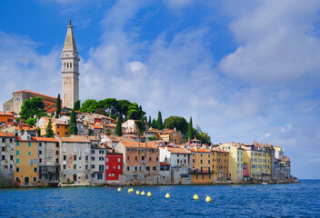 Fototapeta premium View of colorful old town and picturesque harbour of Rovinj, Istrian Peninsula, Croatia, Europe