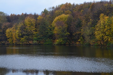 The quiet river in the autumn Park