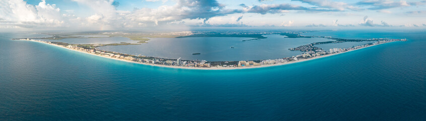 Fototapeta premium Cancun panorama of beach during day