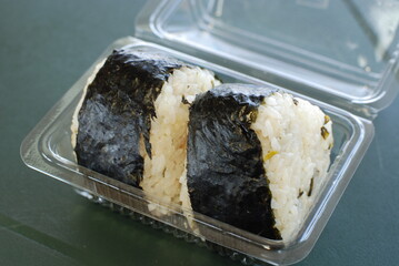 2個のおにぎり