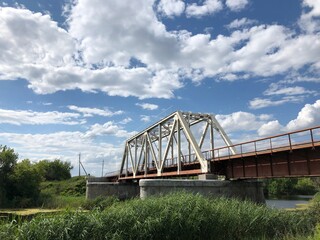 Fototapeta na wymiar railroad bridge