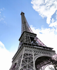high resolution of Eiffel tower in day light