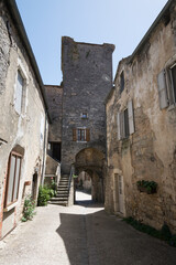 Fototapeta na wymiar Sainte-Eulalie-de-Cernon village médiéval en Aveyron.