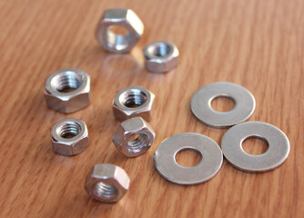 Kit de porcas e arruelas para parafusos usadas em carpintaria, marcenaria, fixação, reparos, construção, manutenção industrial e residencial