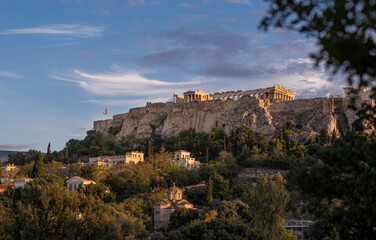 Fototapeta na wymiar Beautiful panoramic view of Greece and the hill where the Acropolis and the Parthenon are located in Athens