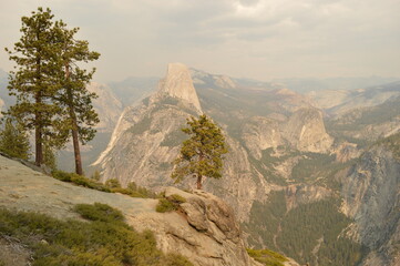 Naklejka premium Hiking, climbing and camping in the beautiful Yosemite National Park and valley in California, USA