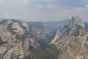 Hiking, climbing and camping in the beautiful Yosemite National Park and valley in California, USA