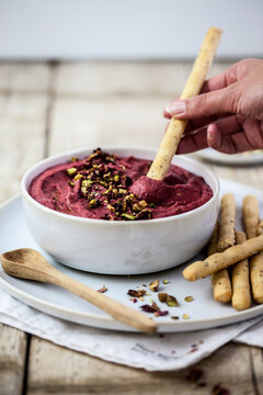 Beetroot hummus with orange