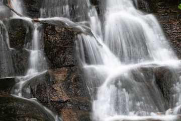 Fototapeta premium Refreshing Woodfin Cascade Along the Blue Ridge Parkway