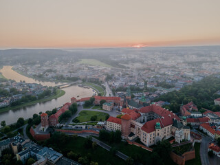 Obraz premium Aerial view of Wawel castle in Krakow, Poland during a foggy day