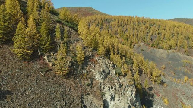 Autumn colors. We go up into the mountains. Kolyma 0788