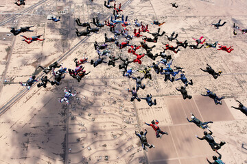 Sky diving large group formation 