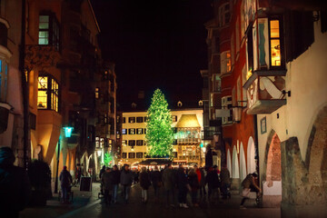 Fototapeta na wymiar Christmas tree in Innsbruck, Austria