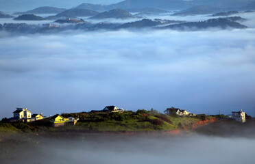 
Cloud and mountain