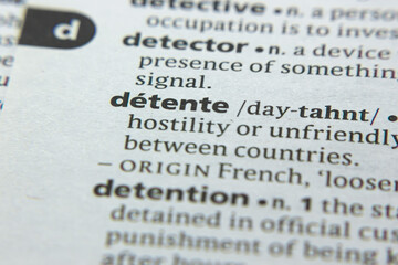 Obraz premium Word or phrase Detente in a dictionary.