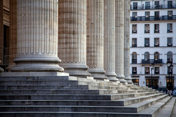 Marches et colonnes du panthéon