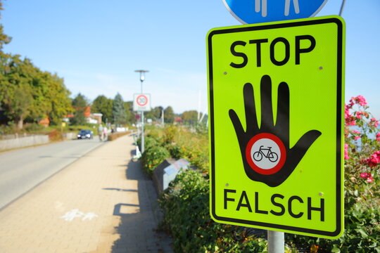 Schlid, Stop. Durchfahrtsverbot f&uuml;r Fahrrad