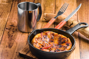 リンゴの焼き菓子　タルト・タタン風