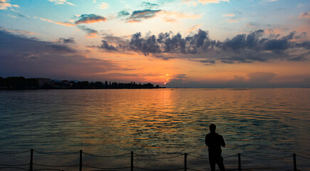Fototapeta premium Sonnenuntergang in Bregenz am Bodensee