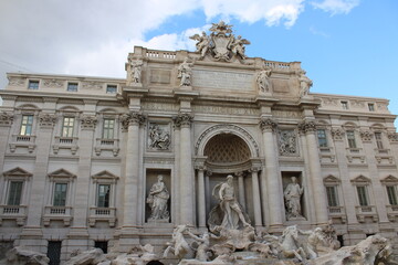 Fototapeta premium famous landmark trevi fountain in rome city center italy