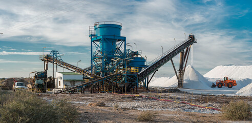 Fototapeta na wymiar industrial structure of the salt factory in als marismas del rio odiel, Huelva