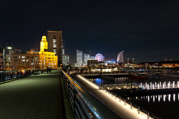 山下臨港線プロムナードから見る「みなとみらい」の夜景（横浜市中区）