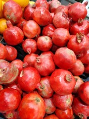 Fototapeta na wymiar red apples in a market
