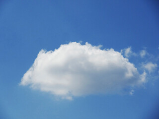 白い雲と青空