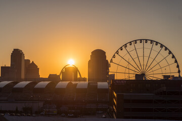 St. Louis Missouri, Sunrise, Ferris Wheel - obrazy, fototapety, plakaty