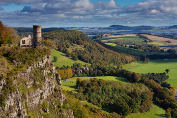 Fototapeta na wymiar views from Kinnoull hill, perthshire, scotland.