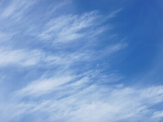 白い雲と青空