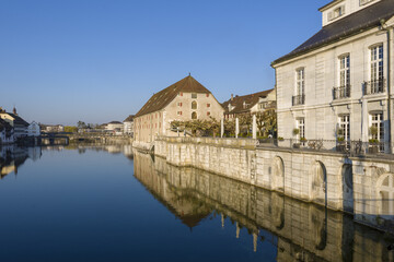 Fototapeta na wymiar Riverside of Aare and houses in Solothurn, Switzerland