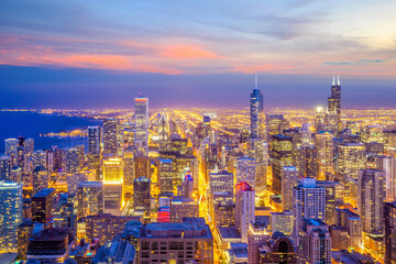 Fototapeta na wymiar Downtown chicago skyline at sunset Illinois in USA