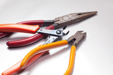 ニッパとラジオペンチ