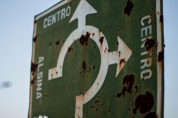 Cartel al centro 4