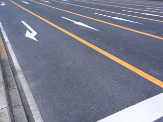 一方通行道路の停止線