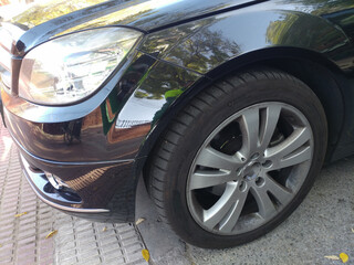felga aluminium samochód lampa przód motoryzacja © Piotr