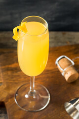 Bubbly Refreshing French 95 Cocktail