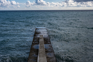 Fototapeta premium seascape with turquoise sea and gray clouds