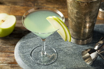 Boozy Refreshing Appletini Cocktail