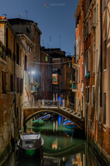 Obraz na płótnie Canvas Venezia by night