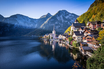 Fototapeta na wymiar Hallstatt - Beautiful village in Austria surrounded by mountains