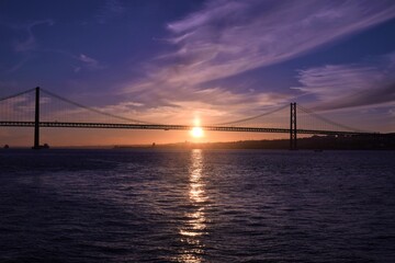 Fototapeta na wymiar Zachód słońca w Lizbonie 
