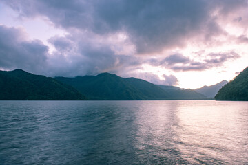 奥日光　夕焼けの中禅寺湖